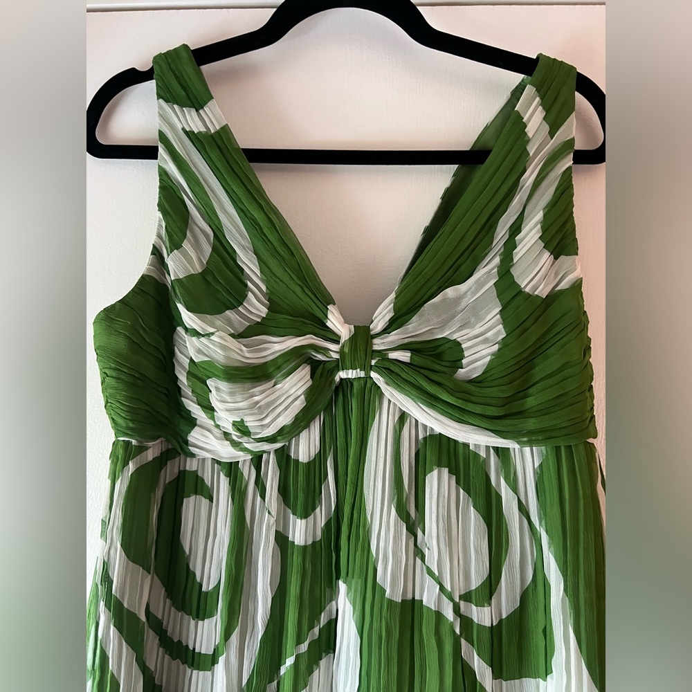 Muse 100% Silk Green White Swirl Design Sleeveless Fit and Flare Dress Size 12 - Picture 2 of 8